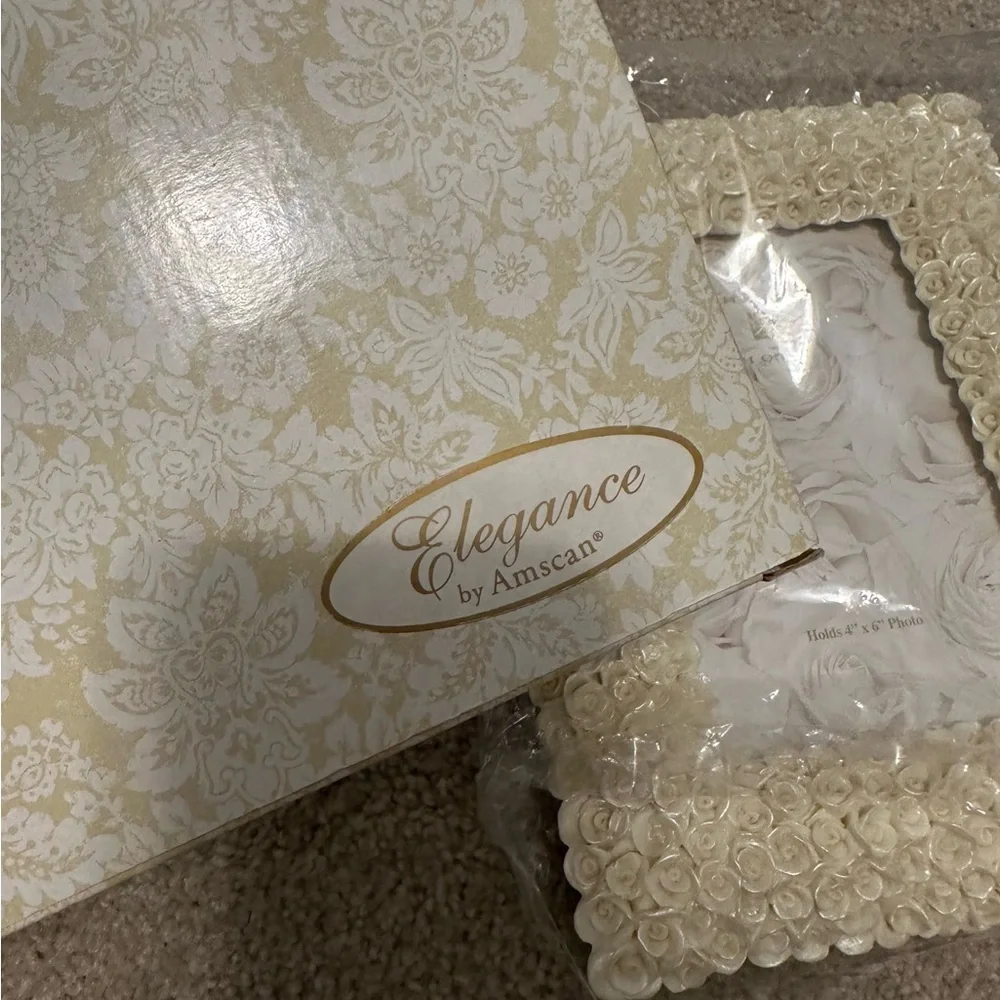 Elegance by Amscan Frame